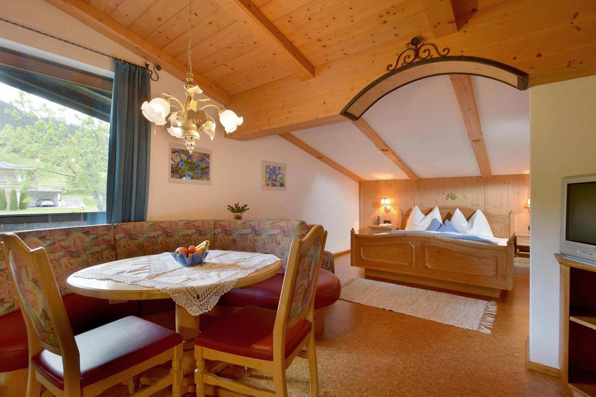 Alpenresidenz Unterrainer Apartment Ellmau Ruang foto
